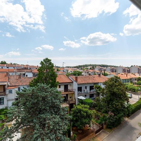 Amoroso Apartment 200M From Sea Пореч Екстериор снимка