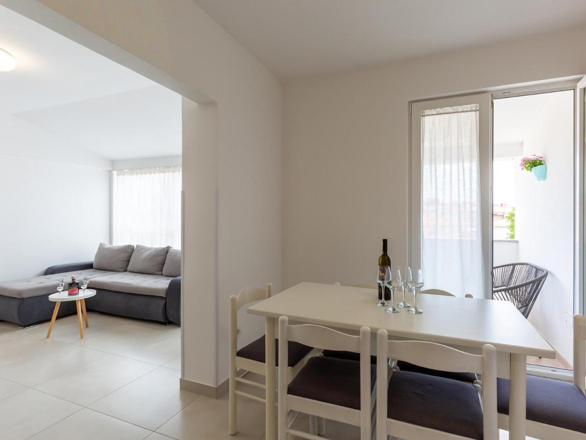 Amoroso Apartment 200M From Sea Пореч Екстериор снимка