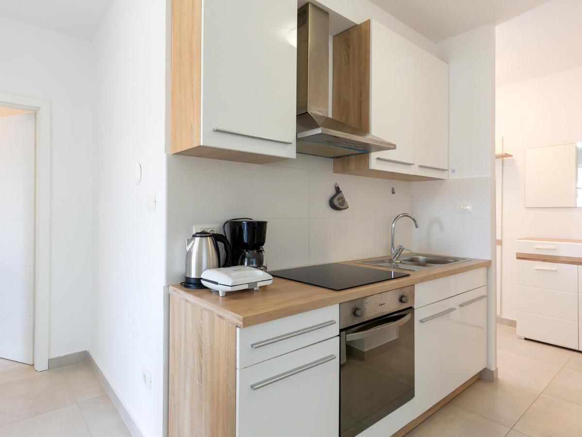Amoroso Apartment 200M From Sea Пореч Екстериор снимка
