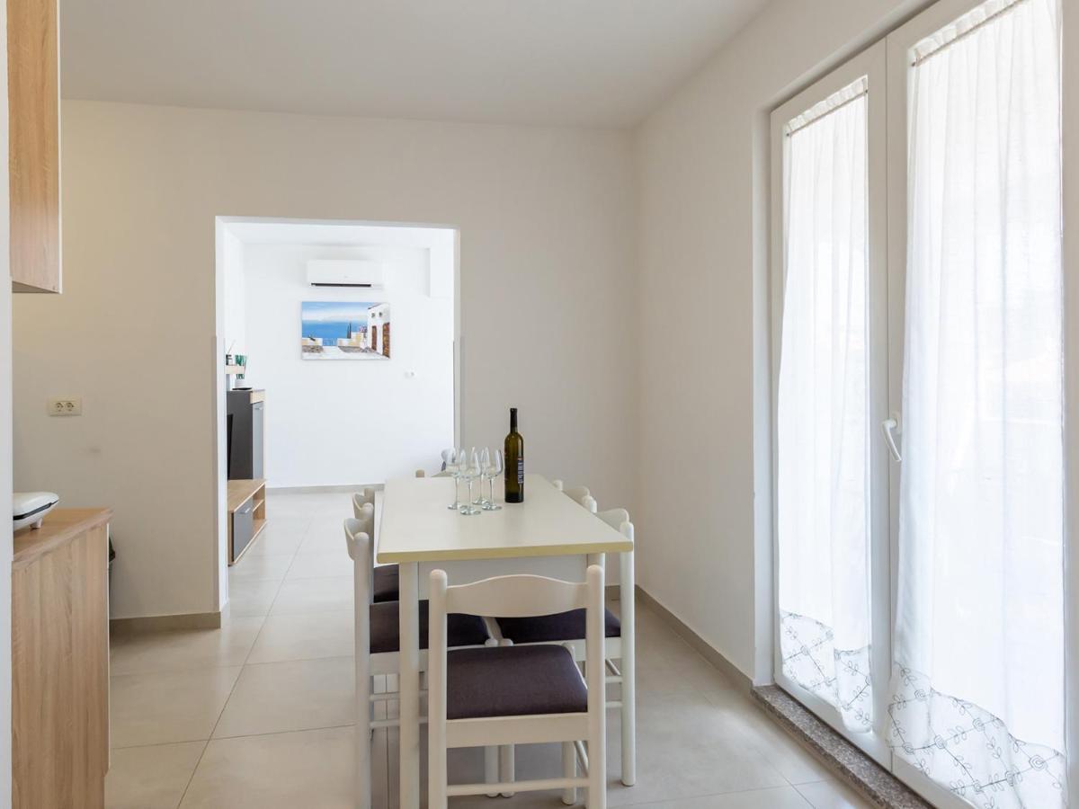 Amoroso Apartment 200M From Sea Пореч Екстериор снимка