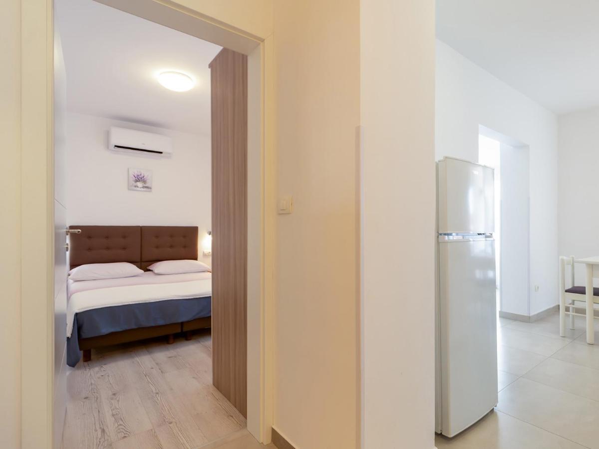 Amoroso Apartment 200M From Sea Пореч Екстериор снимка