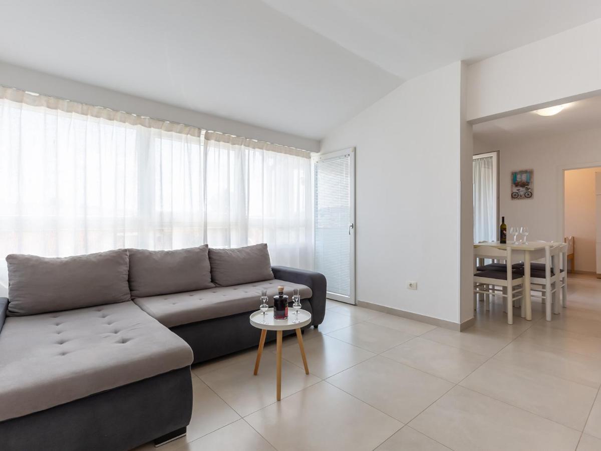 Amoroso Apartment 200M From Sea Пореч Екстериор снимка