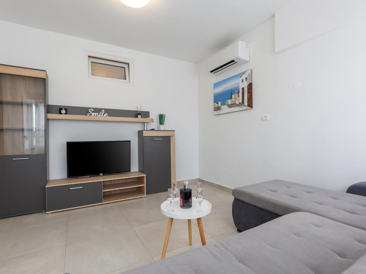 Amoroso Apartment 200M From Sea Пореч Екстериор снимка